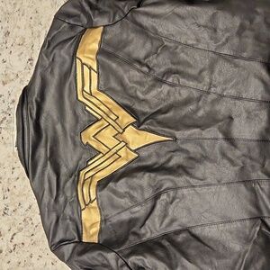 Wonder Woman Justice League Limited Edition Hot Leather Jacket (Size Small)